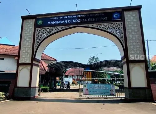Rahasia MAN IC Serpong